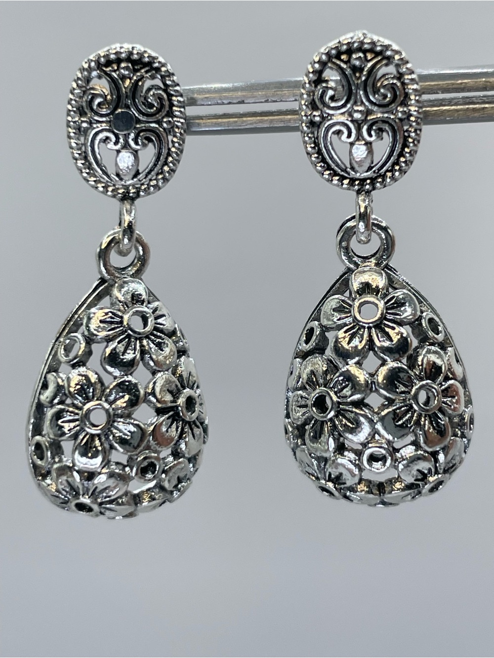 Silver Tone Filigree Floral Teardrop Dangle Earrings Boho Vintage Style